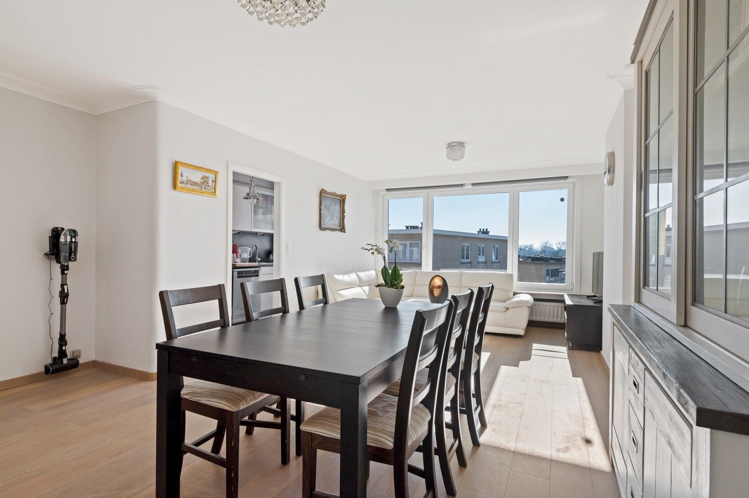 Instapklaar appartement met 2 slaapkamers en terras in Deurne! foto 2