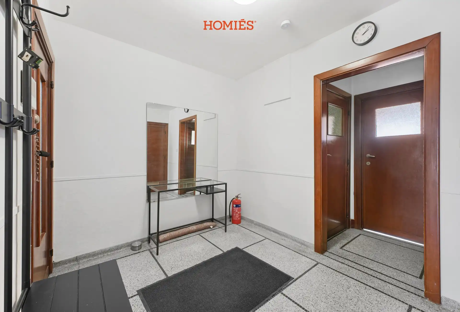 Instapklaar 2-slaapkamerappartement met uniek uitzicht foto 5