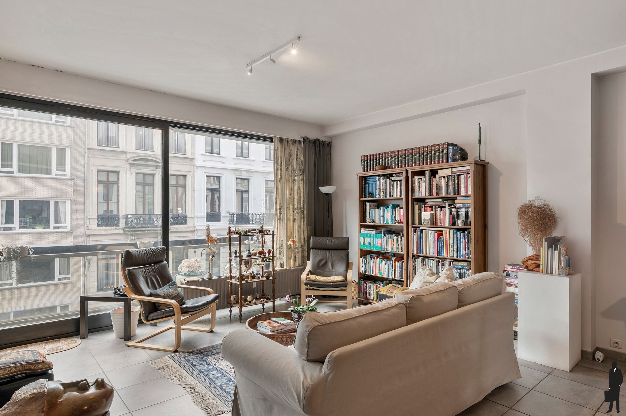 Ruim 3-slaapkamerappartement met terras op een toplocatie. foto 4