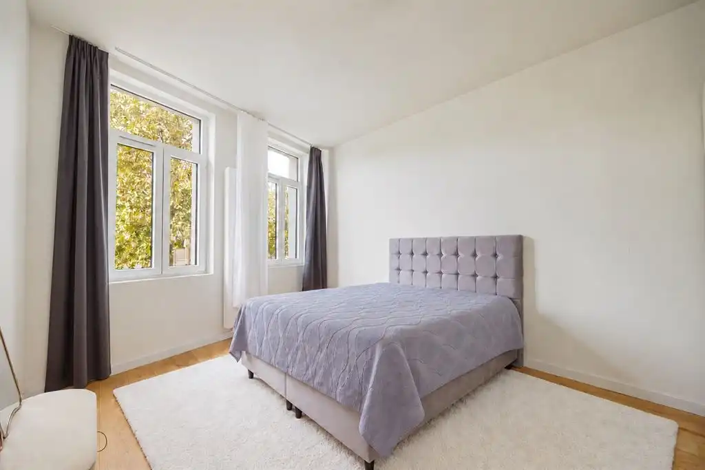 Kwalitatief gerenoveerd huis met 6 SLK foto 14