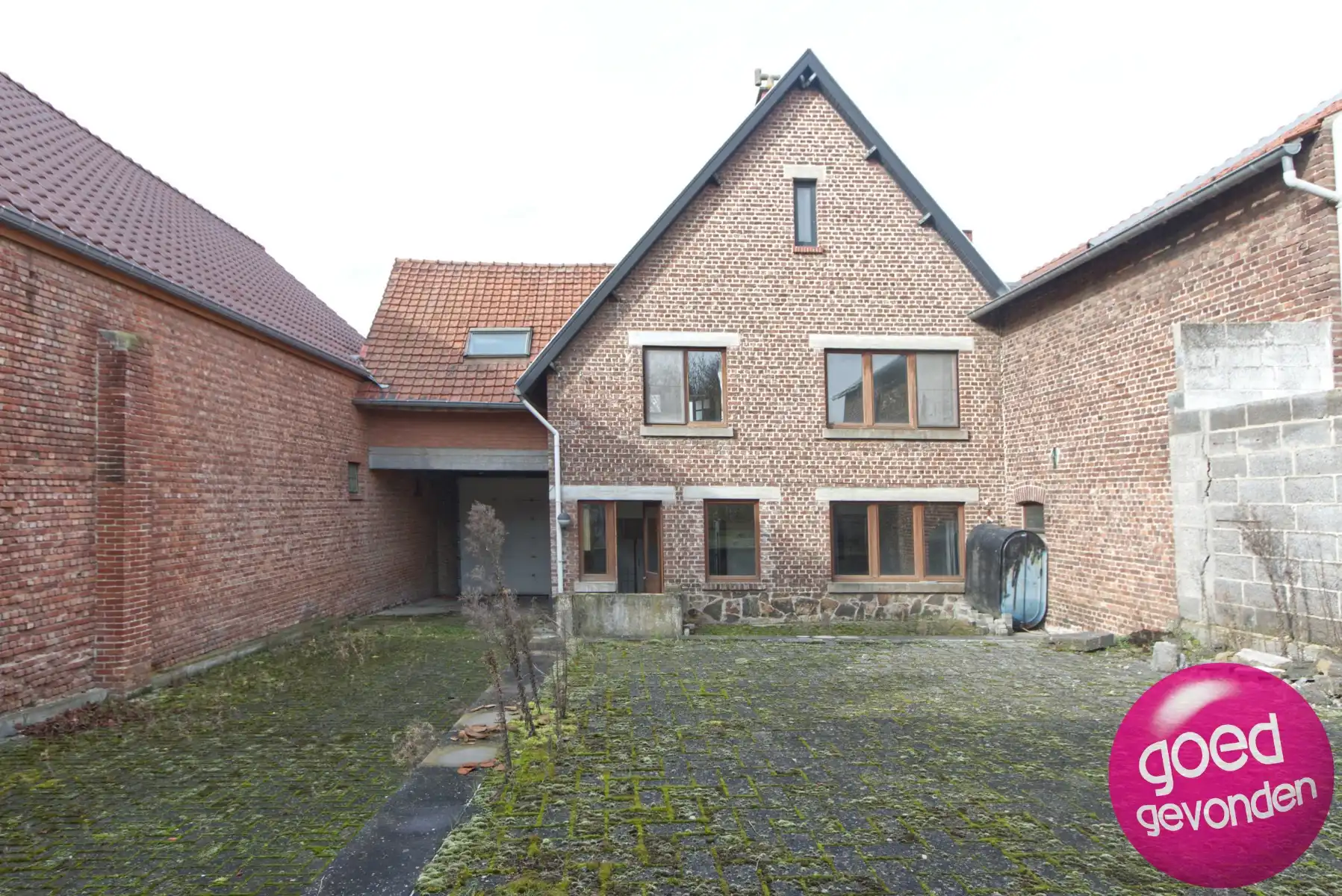 TE RENOVEREN WONING - 3 RUIME SLK - TERRAS - TUIN - PARKING foto 24