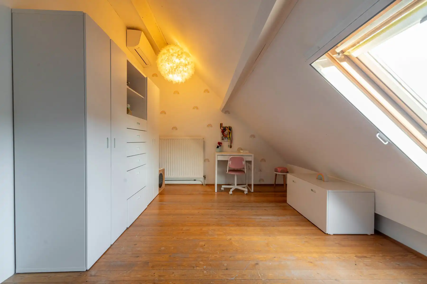 Instapklare, modern afgewerkte woning met B-label te Niel. foto 12