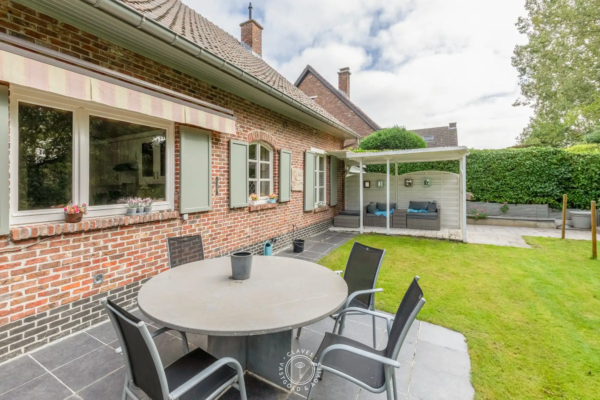 Stijlvol wonen met de allures van een bungalow op een geweldige locatie foto 16