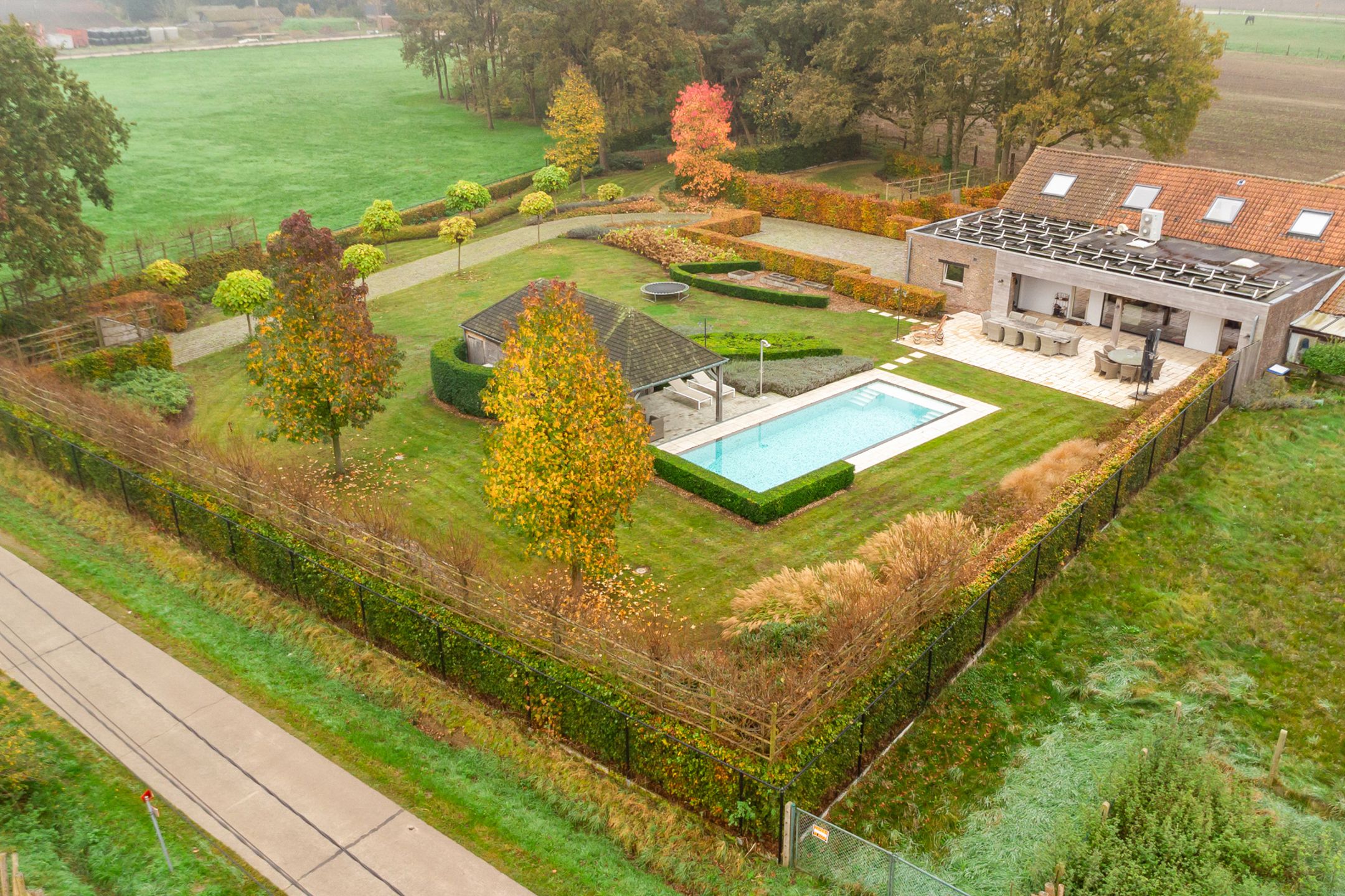 Unieke landelijke woning met prachtige tuin op 3338 m2  foto 16