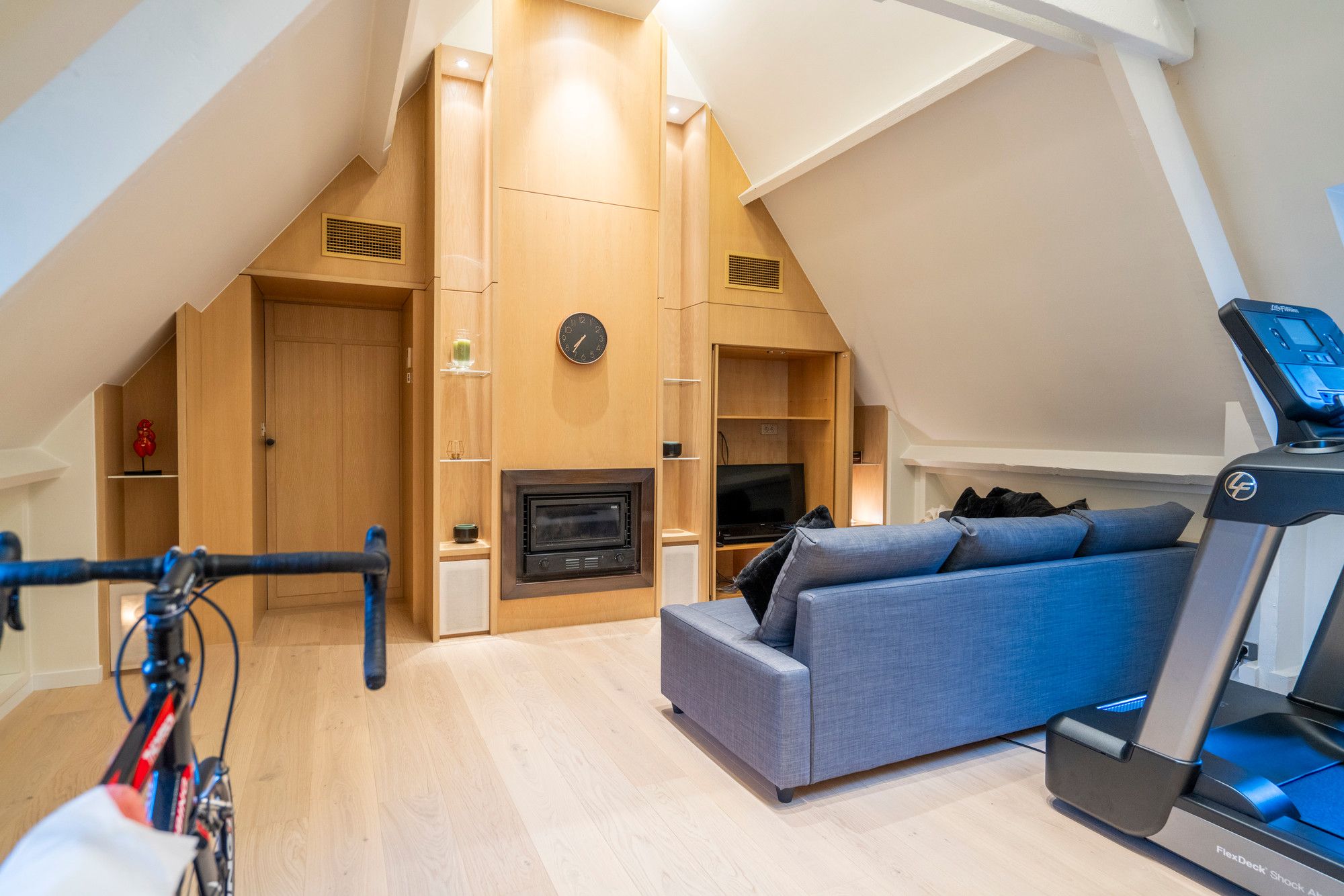 Instapklare ruime villa in residentiële buurt foto 19