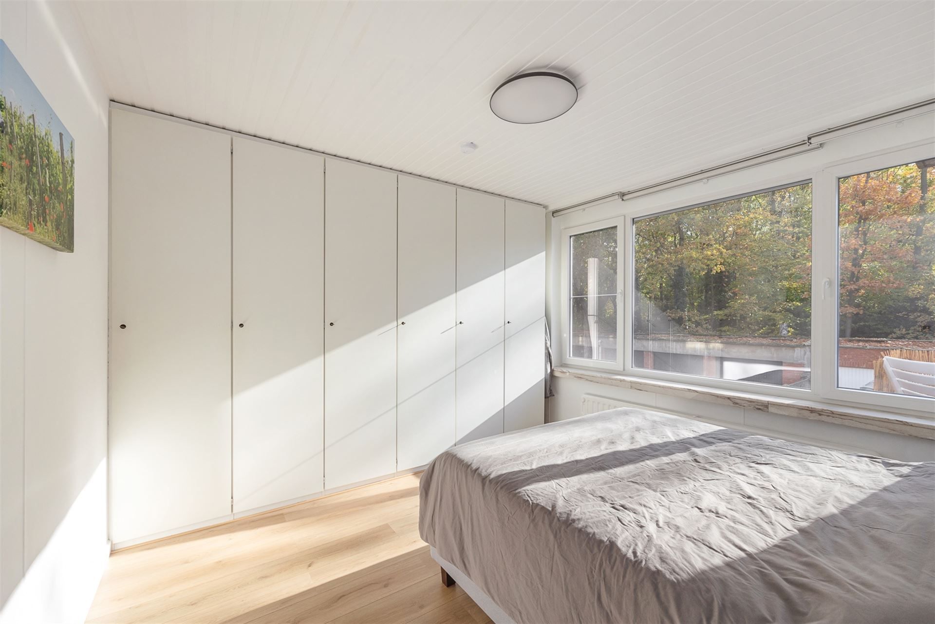 Instapklaar Appartement met Terras en Garage foto 8