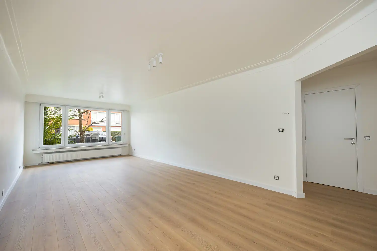 Modern gelijkvloersapp met charmante ZW-tuin foto 3