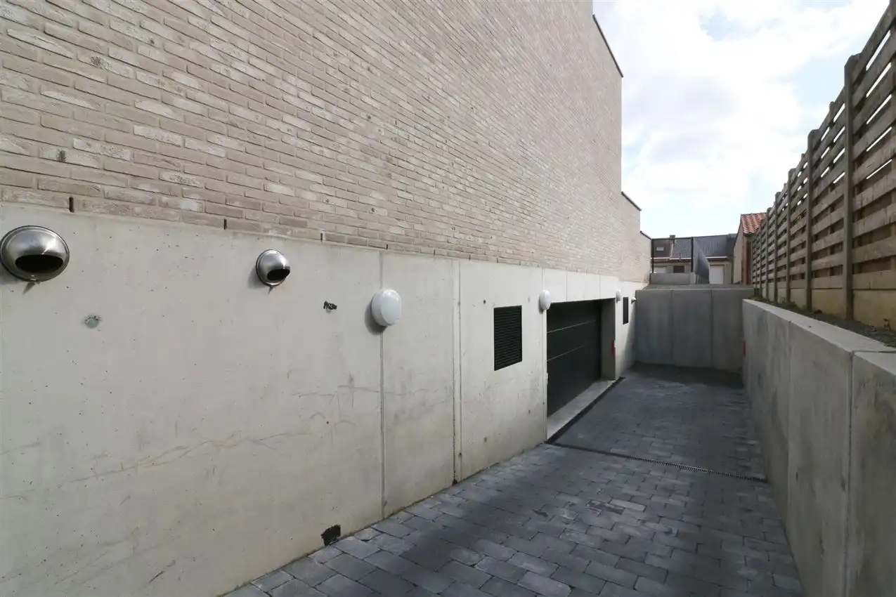 duplex met 2 grote slpk., zuidgericht terras, 2 parkings nabij centrum  foto 32