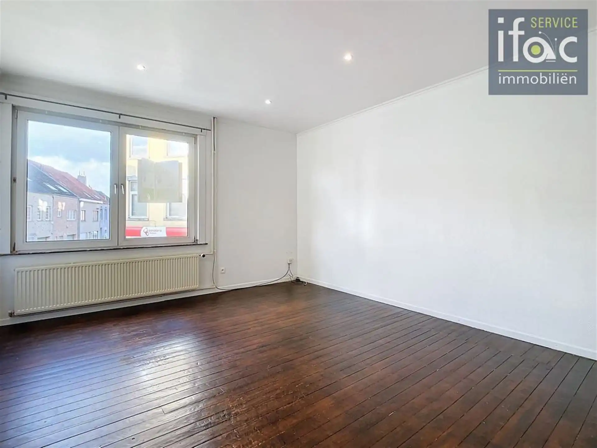 Opbrengstgebouw met handelsruimte en appartment foto 18