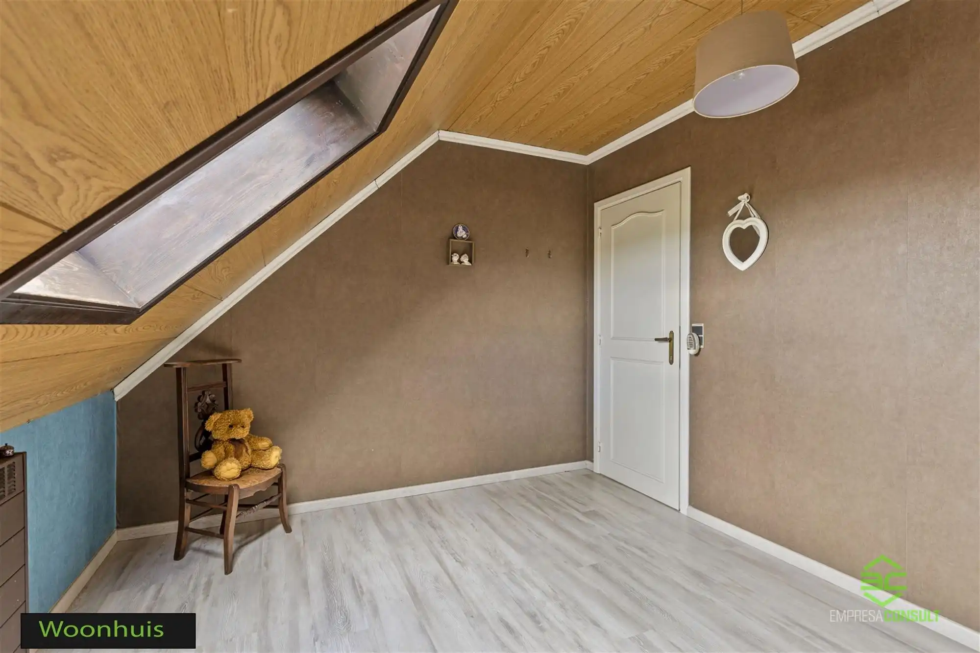 Ruime woning met 8 slpk + 1 magazijn op 21a 24ca! foto 29