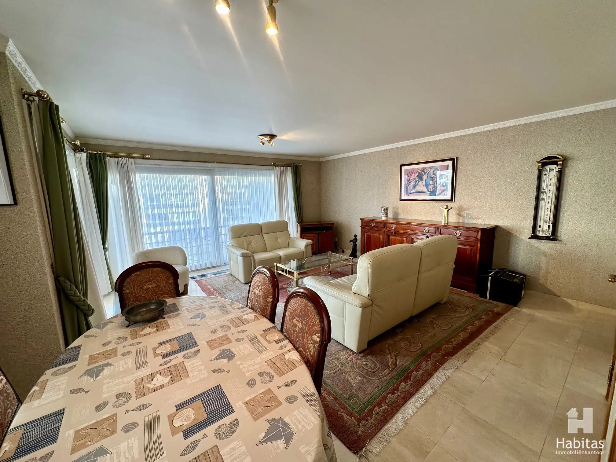 Ruim - hoek-appartement op amper 100m v/h strand  foto 3