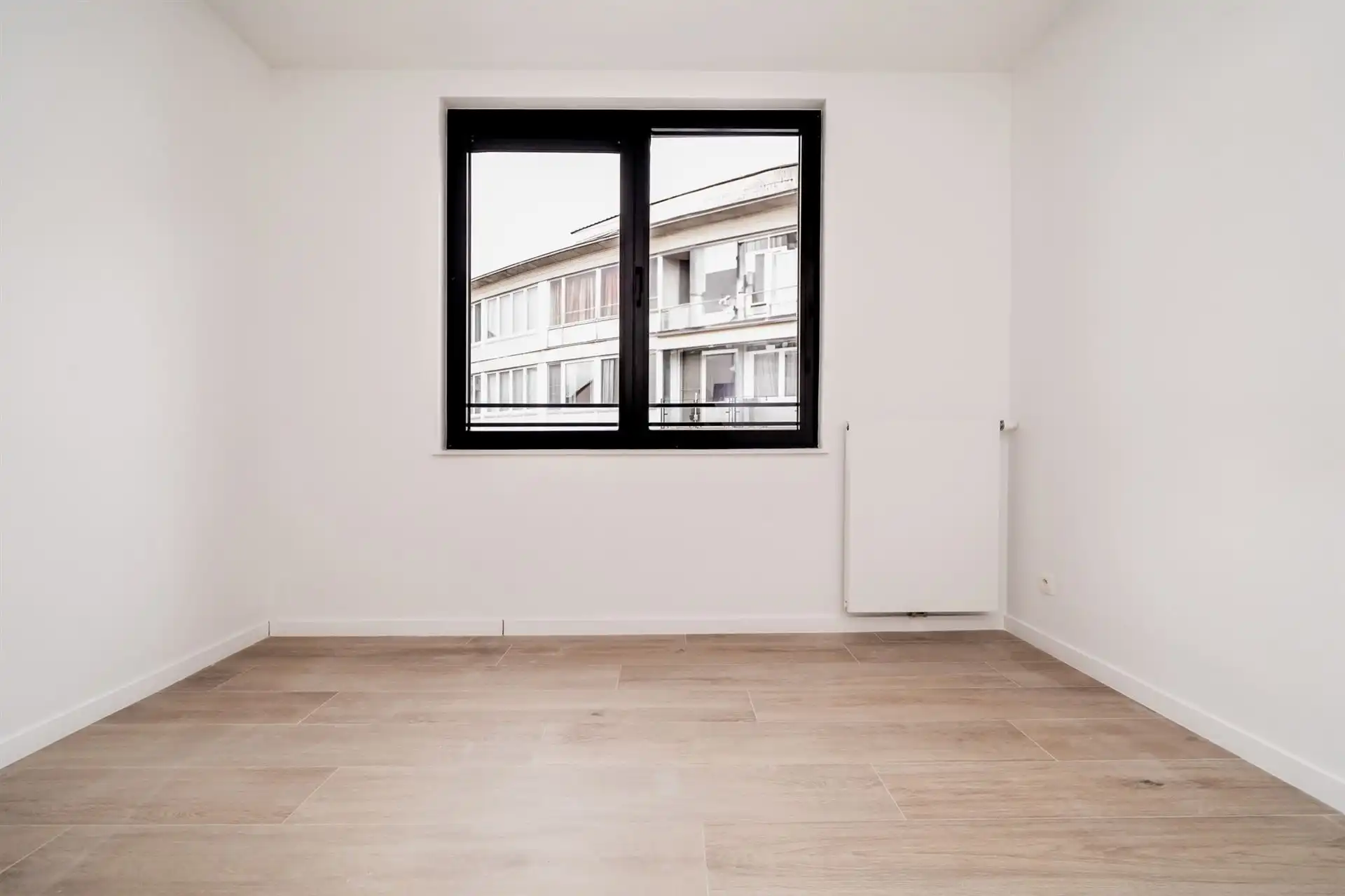 Dicht bij het Tour&Taxis-terrein, prachtig duplex penthouse met 3 slaapkamers foto 10