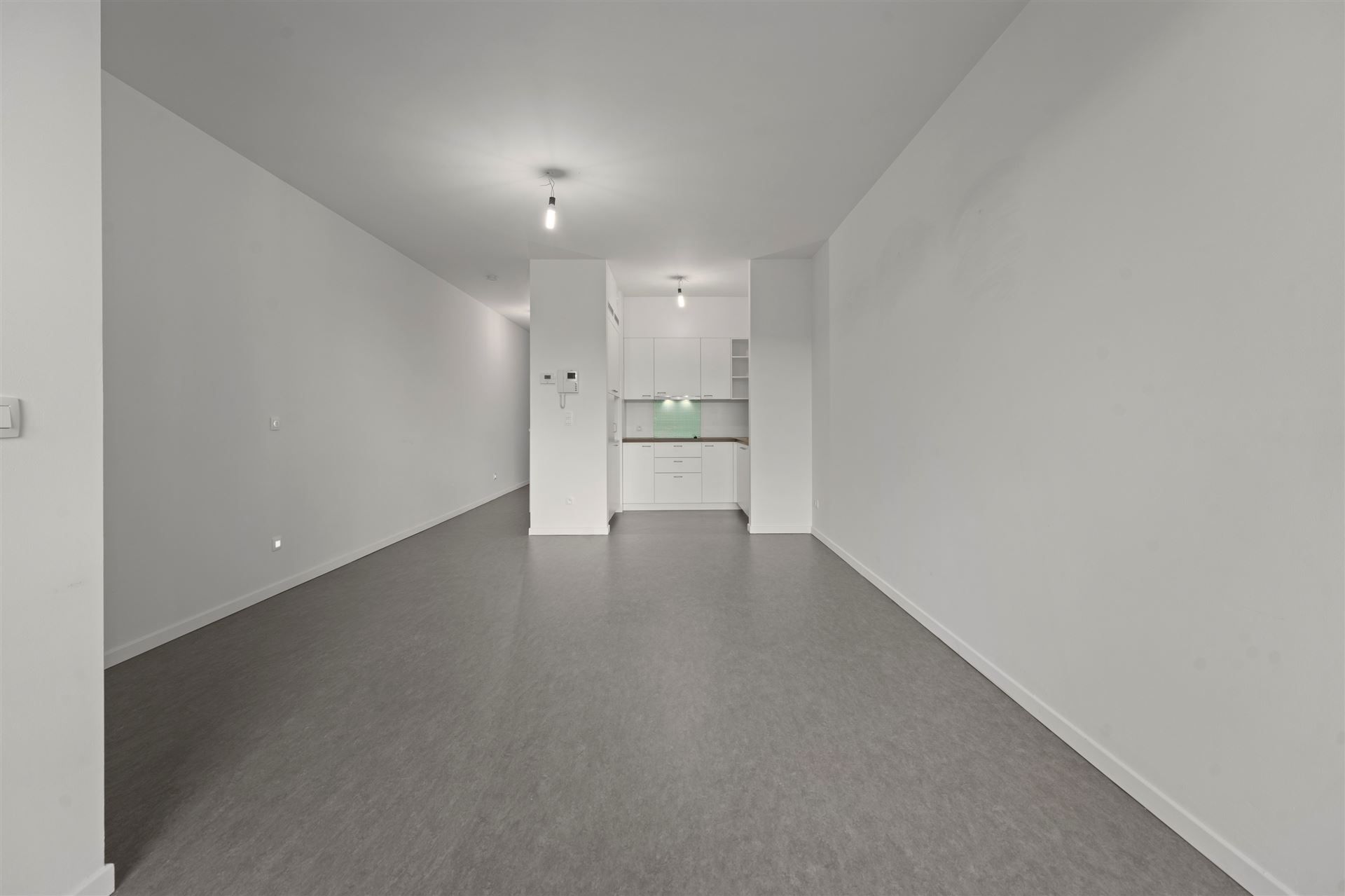 VERZORGD APPARTEMENT / RECENT / INCL. AUTOSTAANPLAATS foto 3
