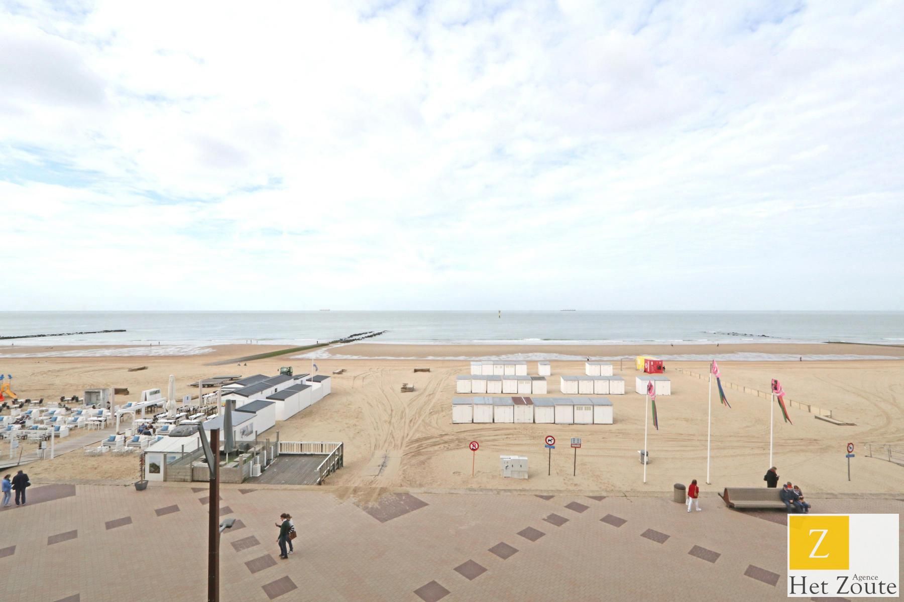 Prachtig instapklaar appartement, frontaal zeezicht Knokke foto 1