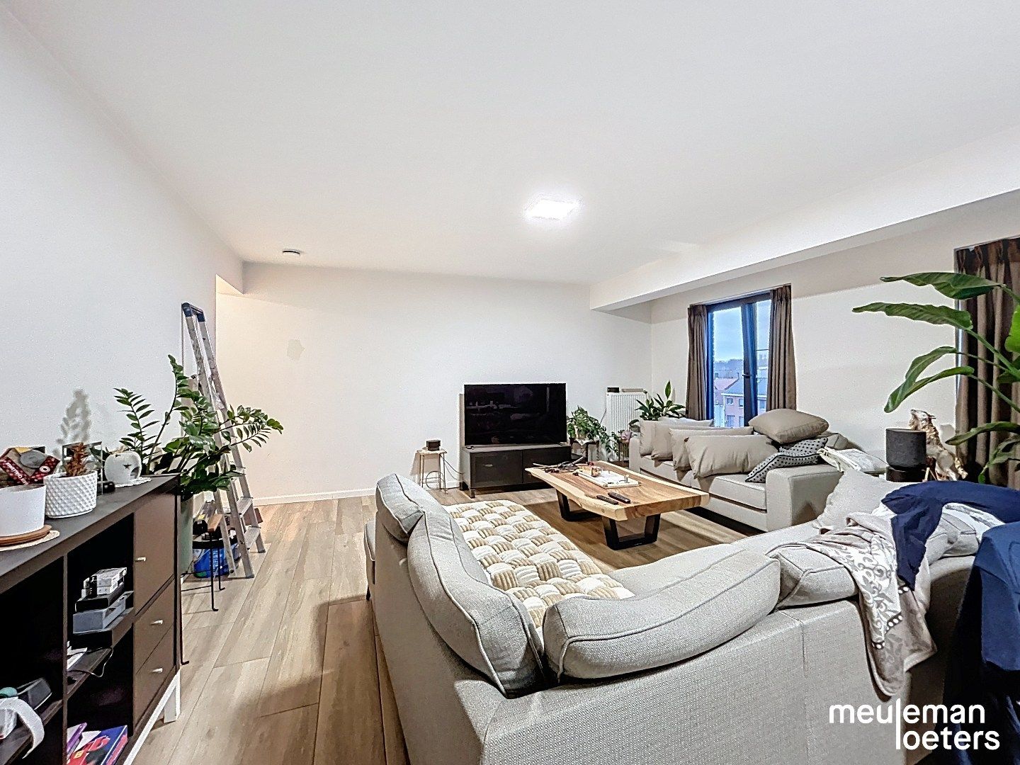 Recent gerenoveerd appartement met terras foto 5