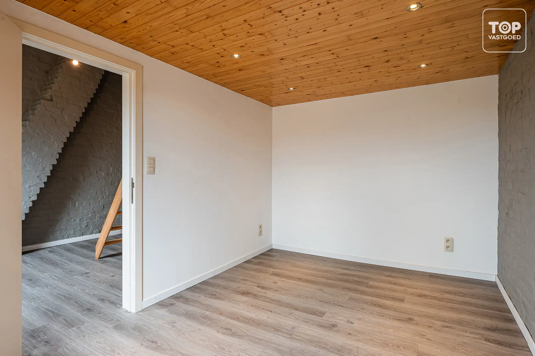 Instapklare gezinswoning met tuin en open zicht foto 20