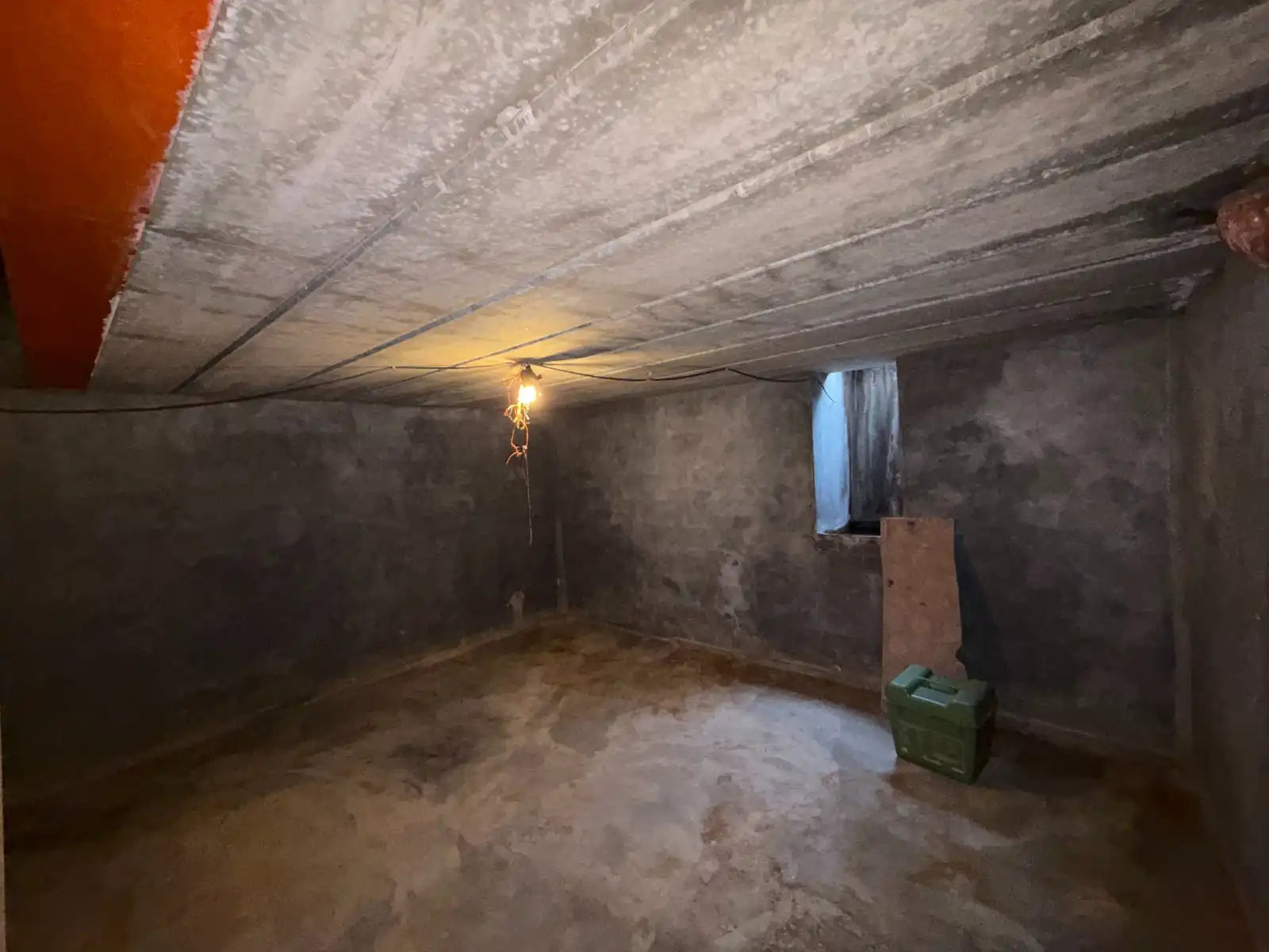 Ruime woning met 4 slaapkamers, garage en tuin foto 7