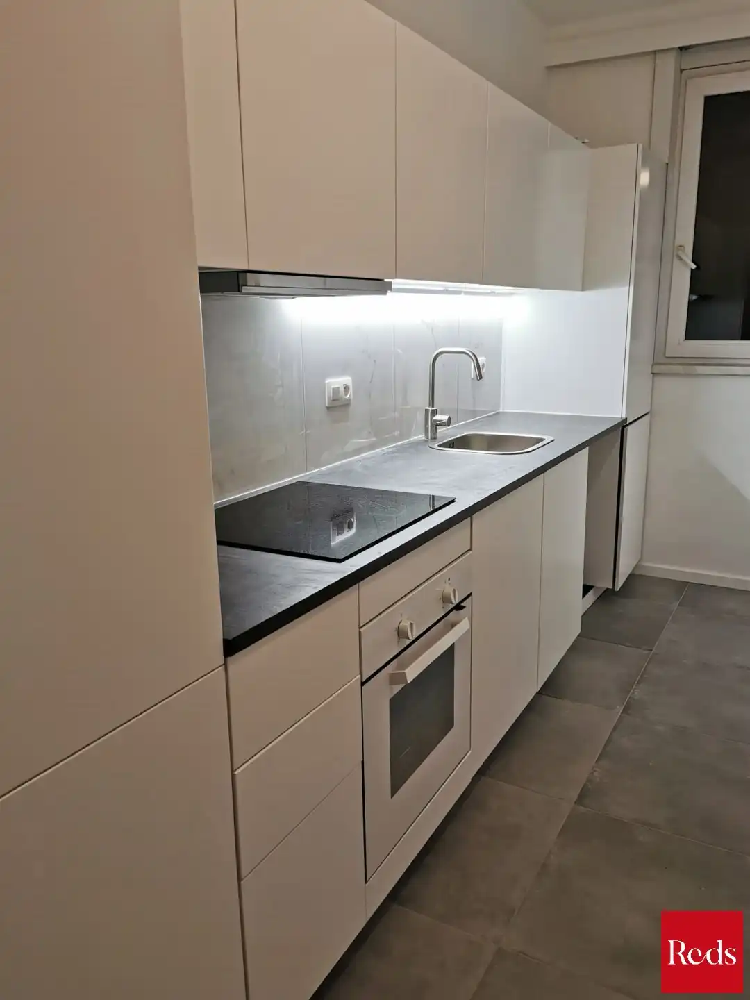  Ruim en lichtrijk 2-slaapkamerappartement op top locatie foto 3