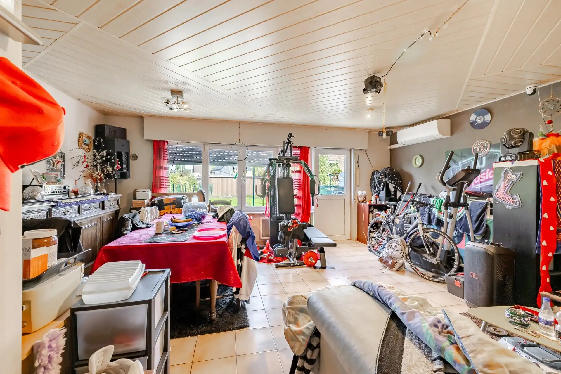 Gelijkvloers appartement met één slaapkamer, grote tuin en garage foto 4