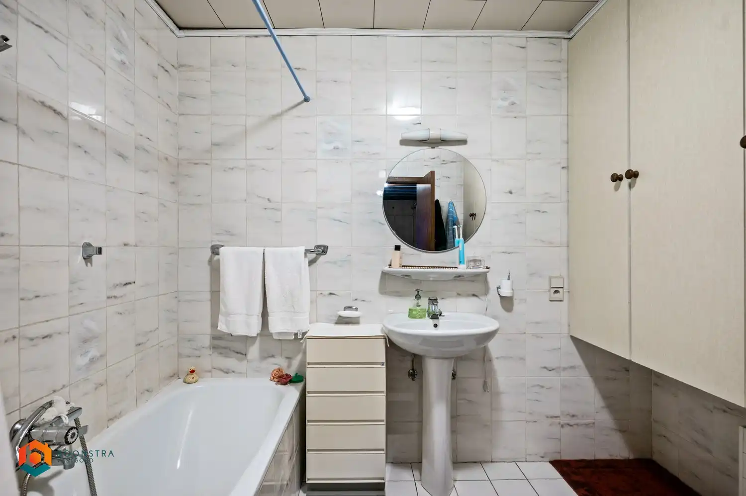 Ruim 3 slpkr app met garagebox foto 13