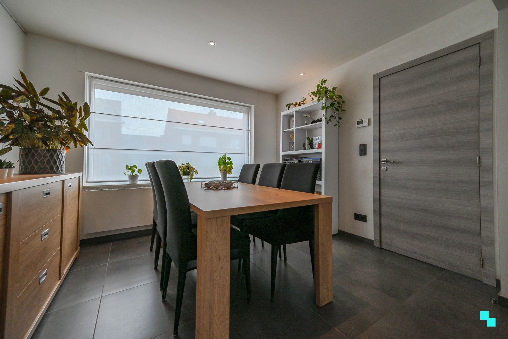 Recent gerenoveerde gezinswoning te Sint-Eloois-Winkel foto 10