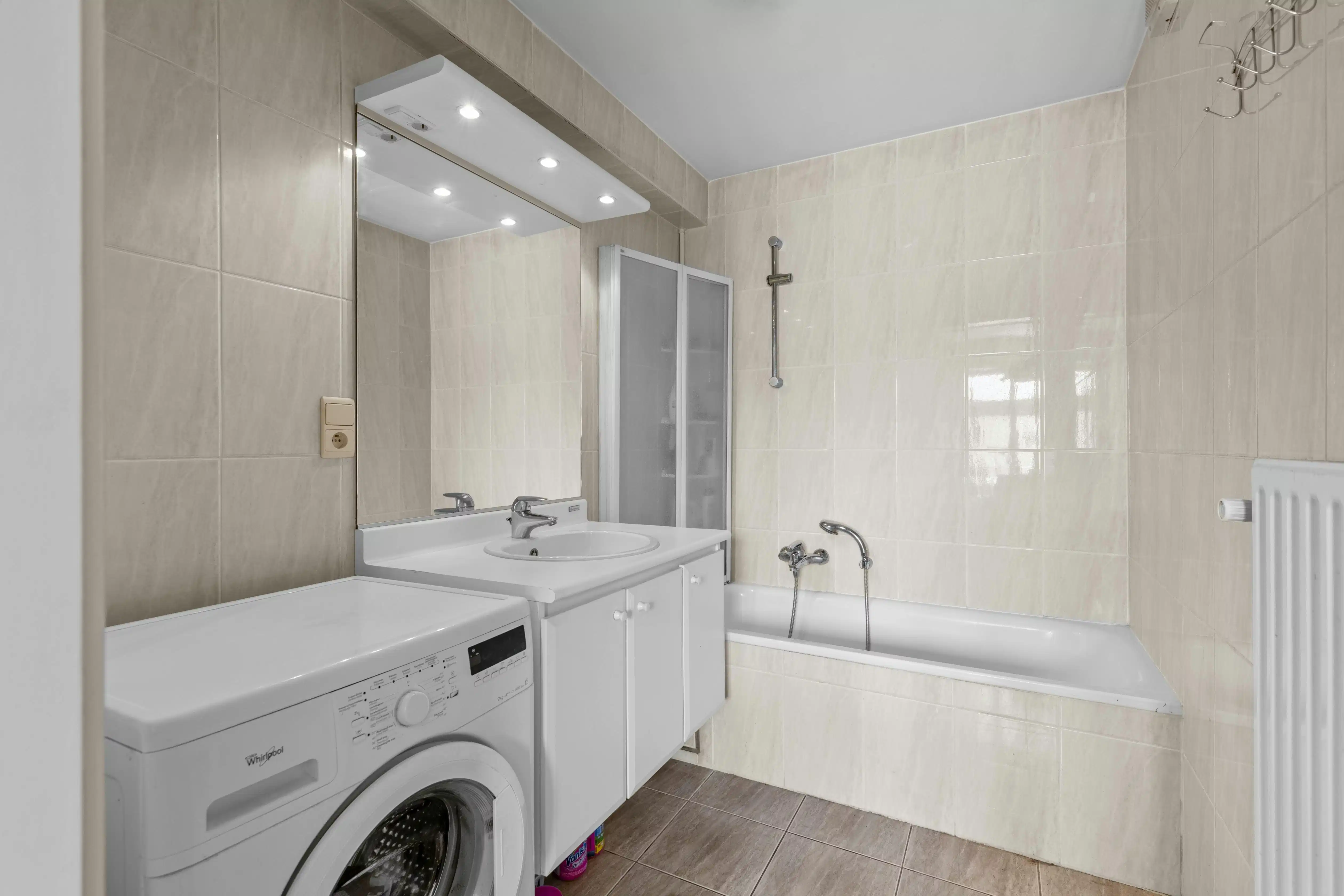 Ruim gelijkvloers appartement te koop in centrum Knokke foto 9