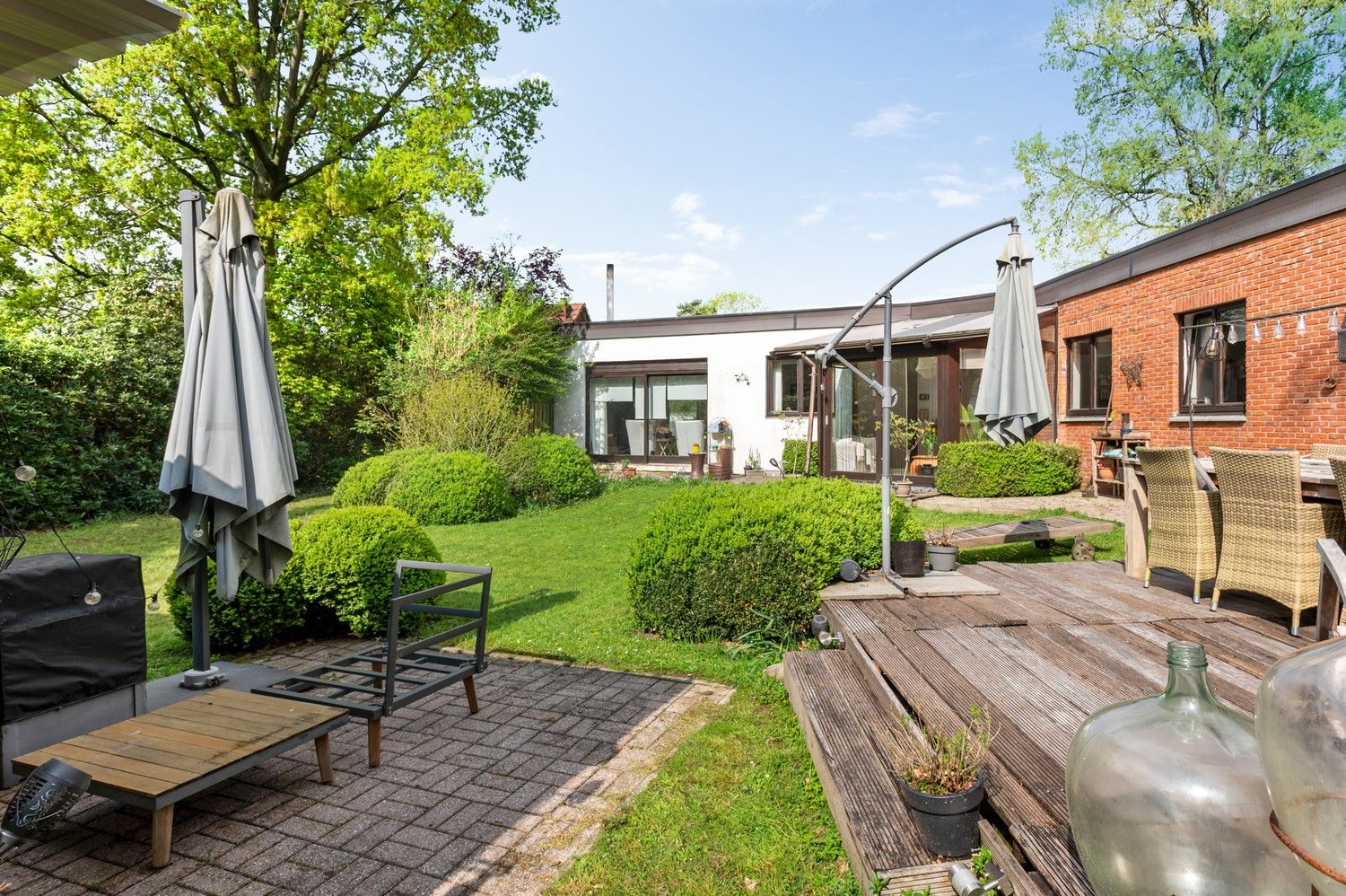 Charmante laagbouw met 4 slaapkamers en grote tuin in Schoten! foto 2