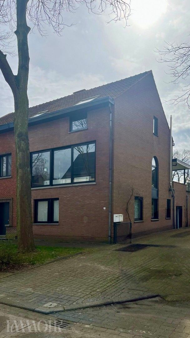 Ruim duplex appartement met terras in Brasschaat. foto 15