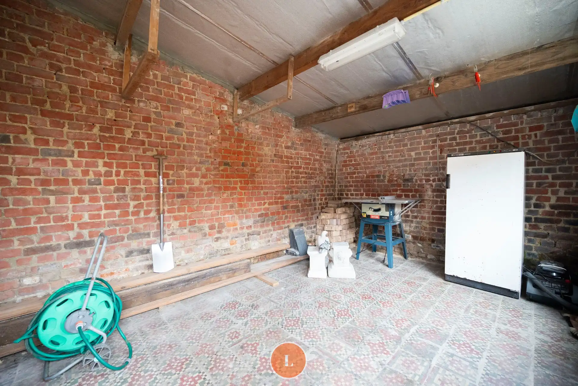 Op te frissen woning met 4 slaapkamers en tuin in Menen foto 18