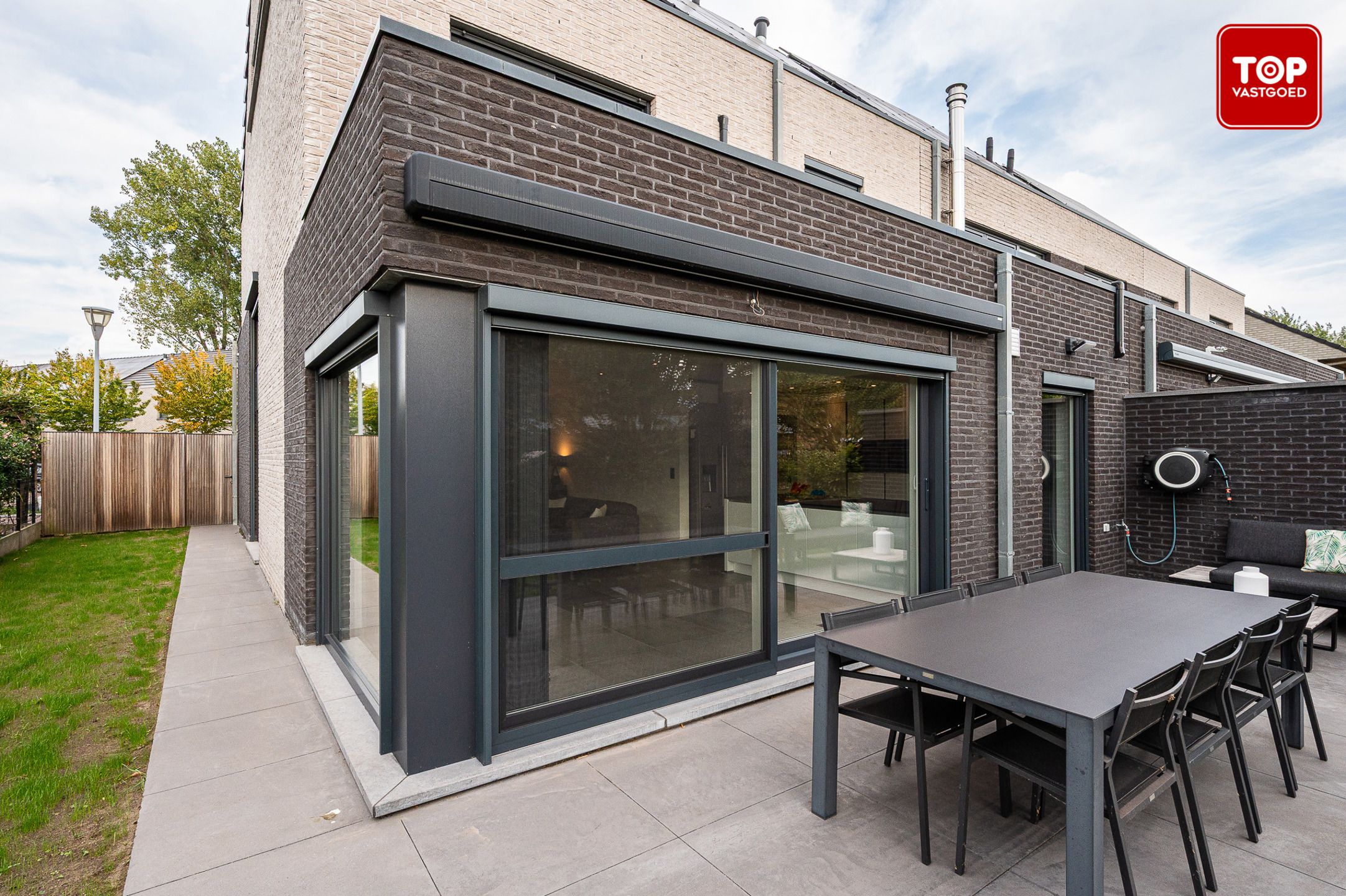 Instapklare woning (2016)  met 4 slaapkamers en tuin in residentiële wijk foto 28