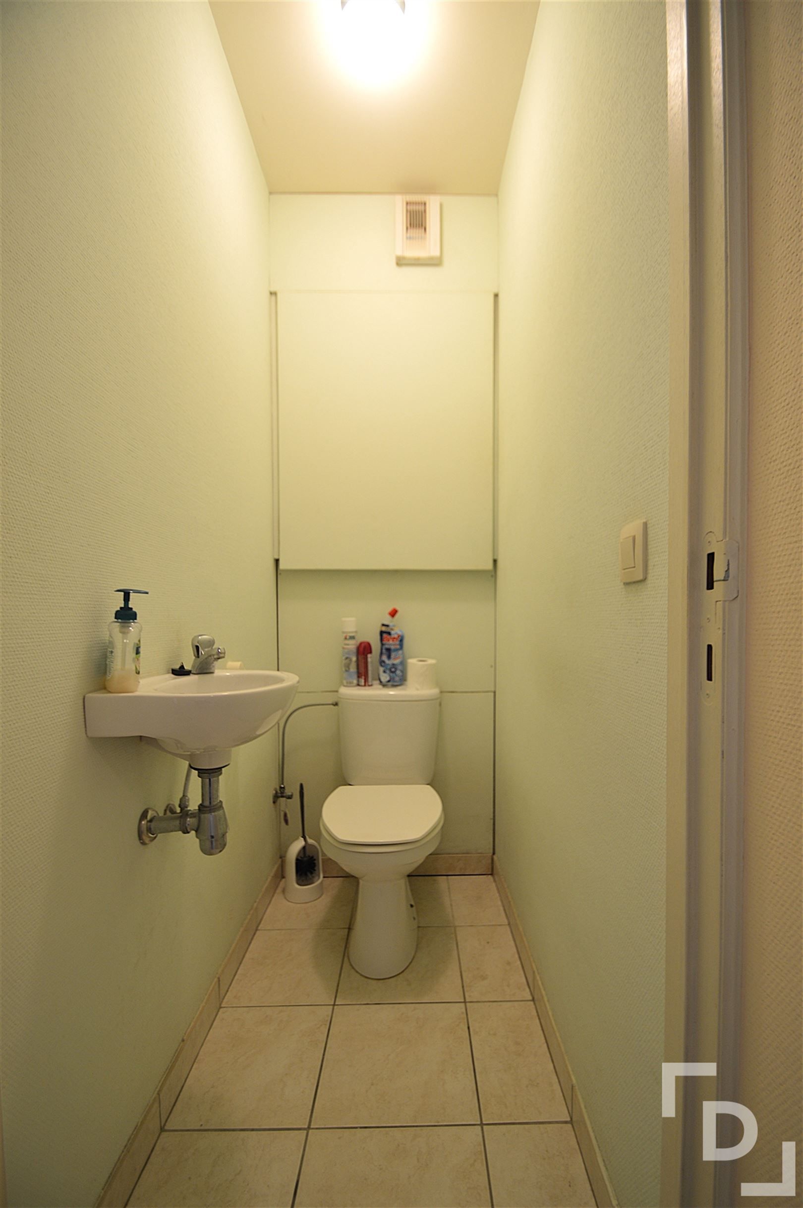Appartement te huur op centrale locatie te Ieper. foto 13