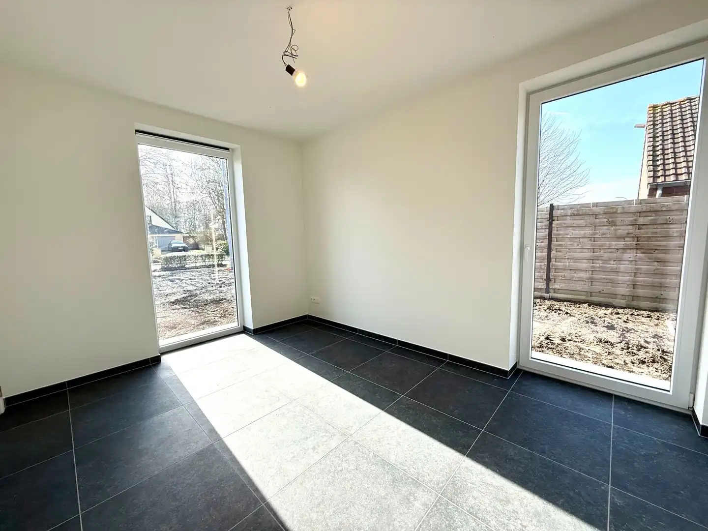 Volledig nieuwbouw, verrassend ruime en lichtrijke gezinswoning met 3 slaapkamers foto 18