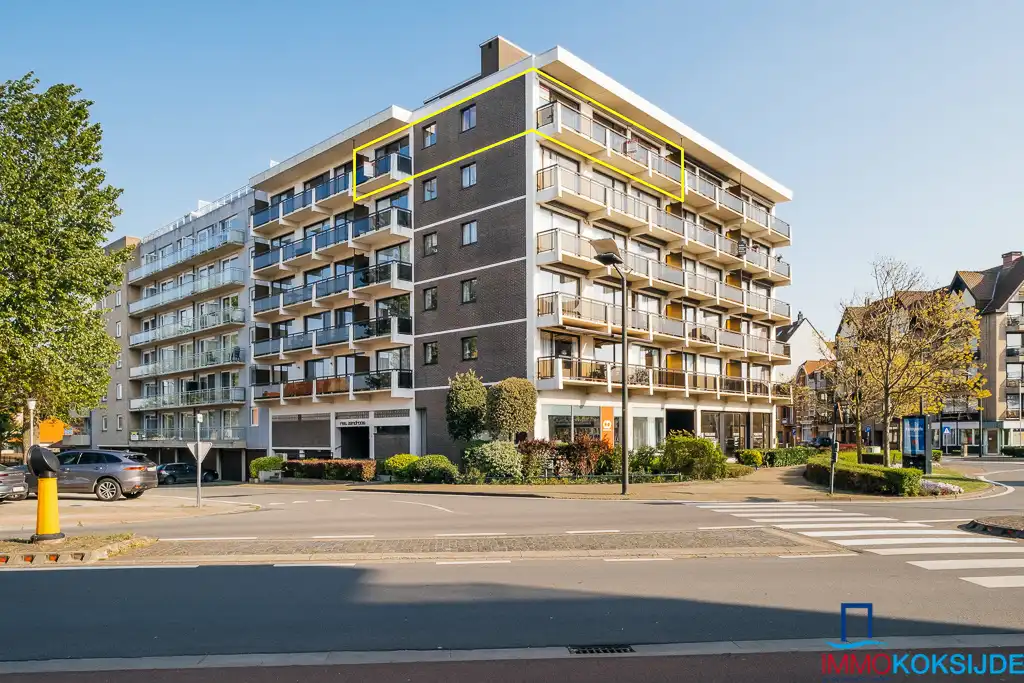 Zandroos I 05.05 Koksijde foto {{pictureIndex}}