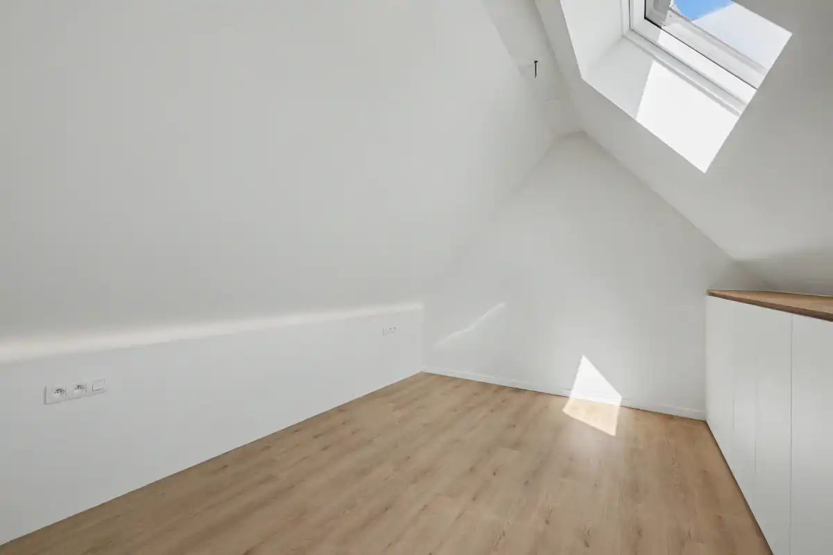 Instapklare en energiezuinige gerenoveerde woning. foto 25