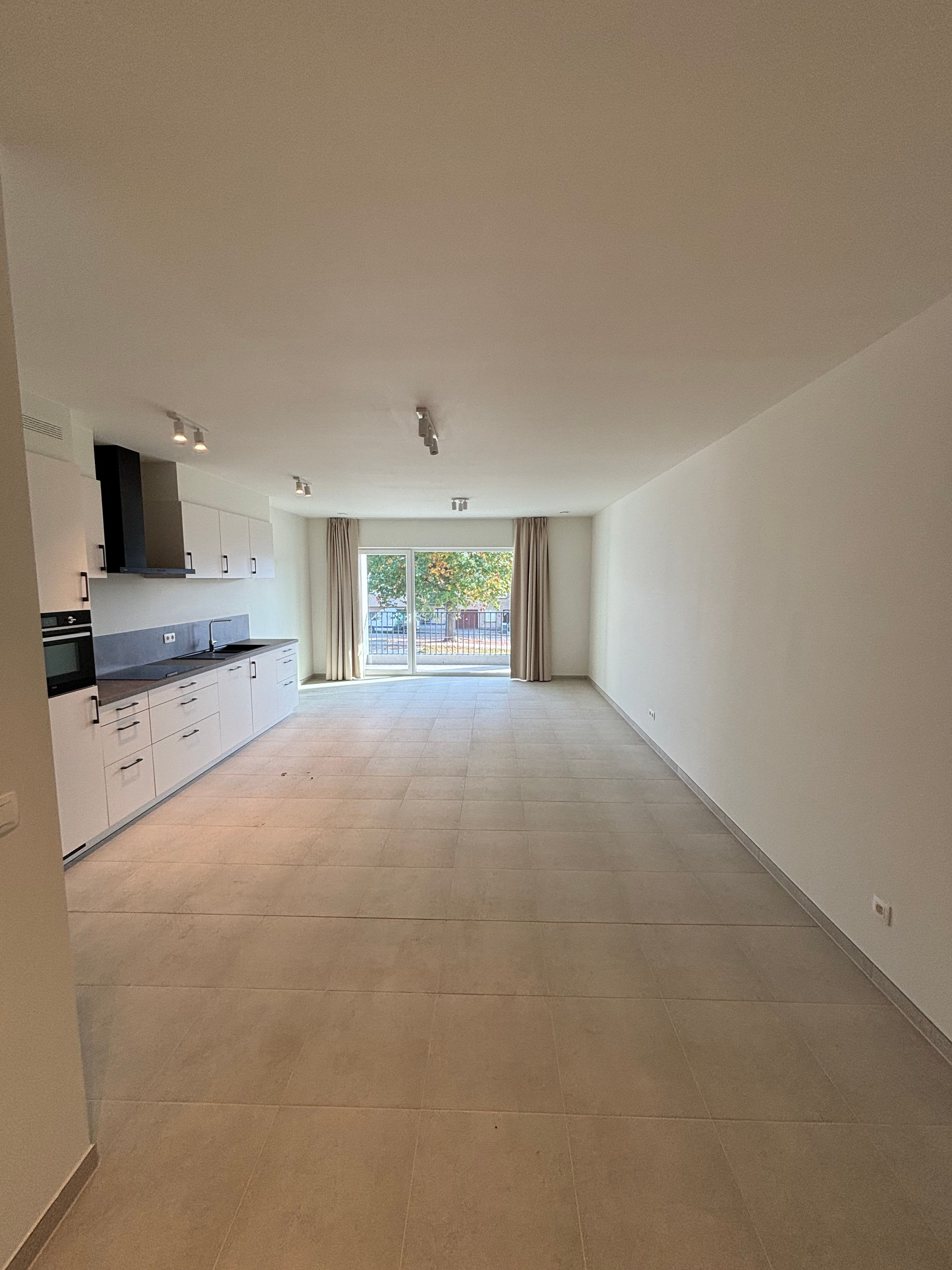 Nieuwbouw 1-slaapkamerappartement met terras foto 2