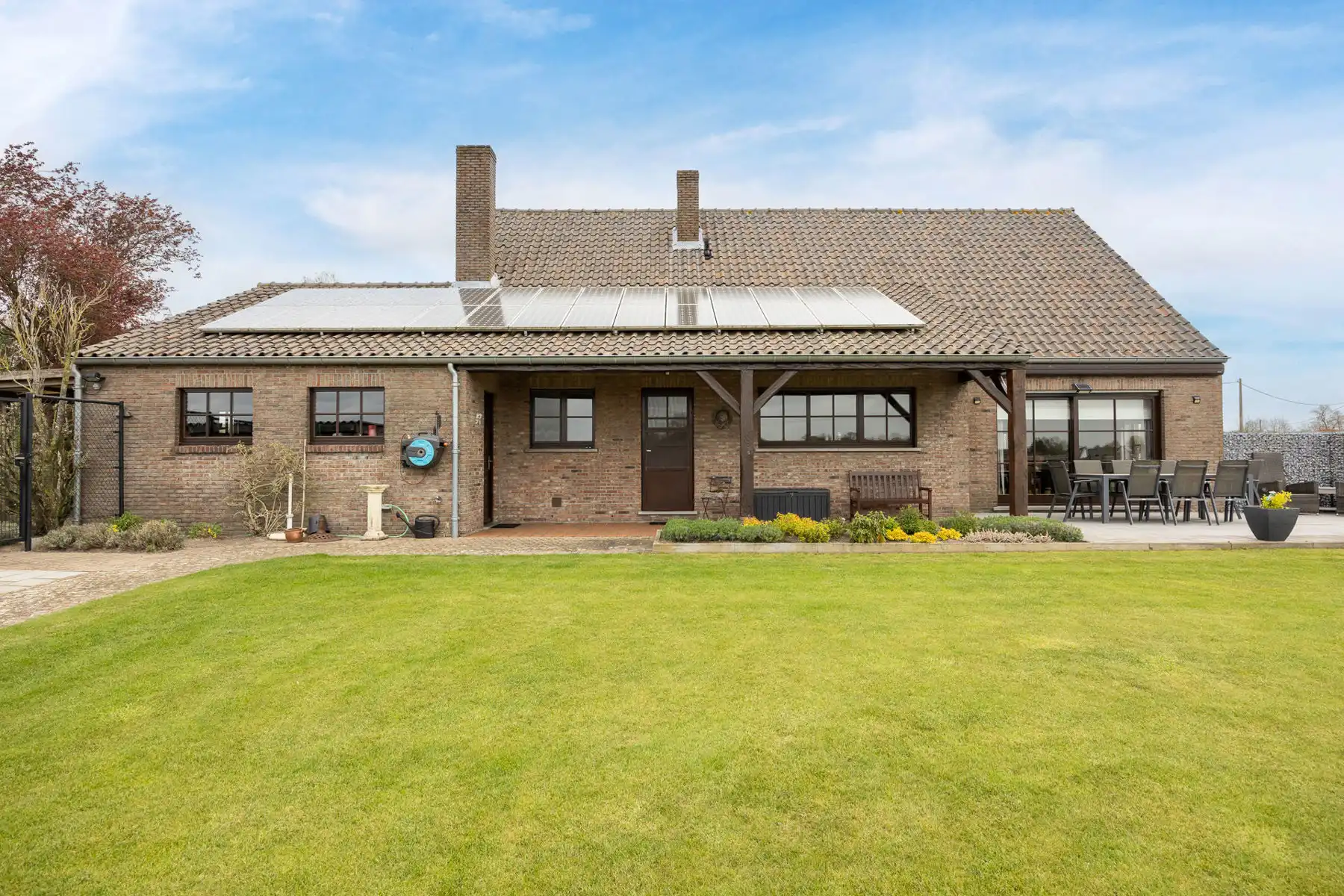Rustig gelegen gezinswoning met 5 slaapkamers op een perceel van 1.782m². foto 24