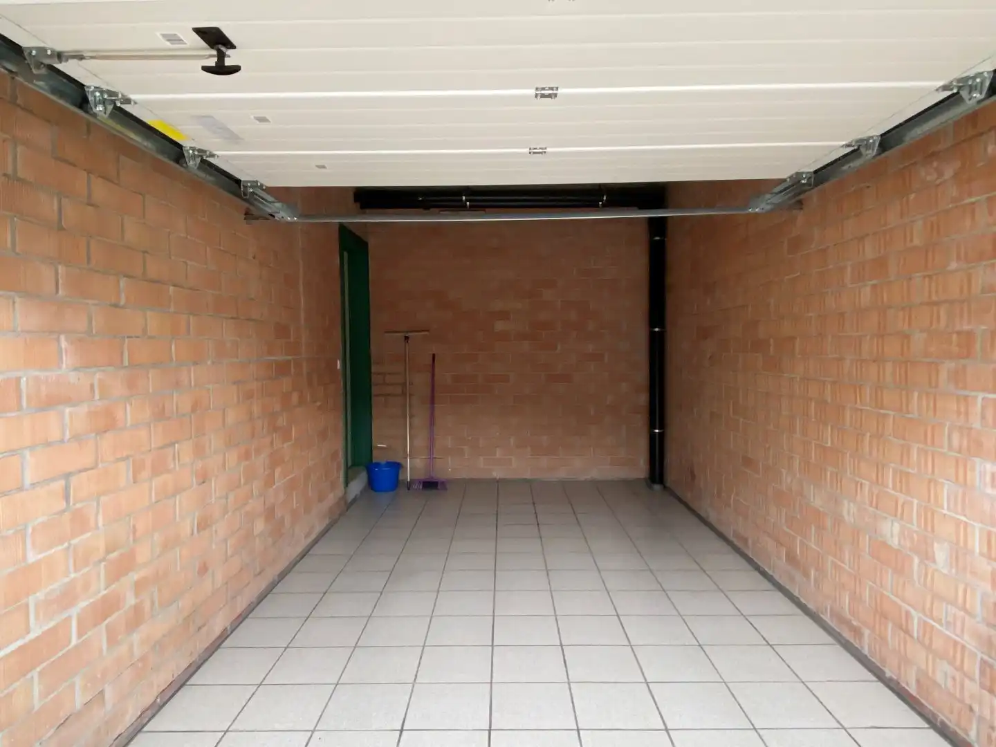 LICHTRIJK APPARTEMENT MET 2 SLAAPKAMERS EN GARAGE foto 11