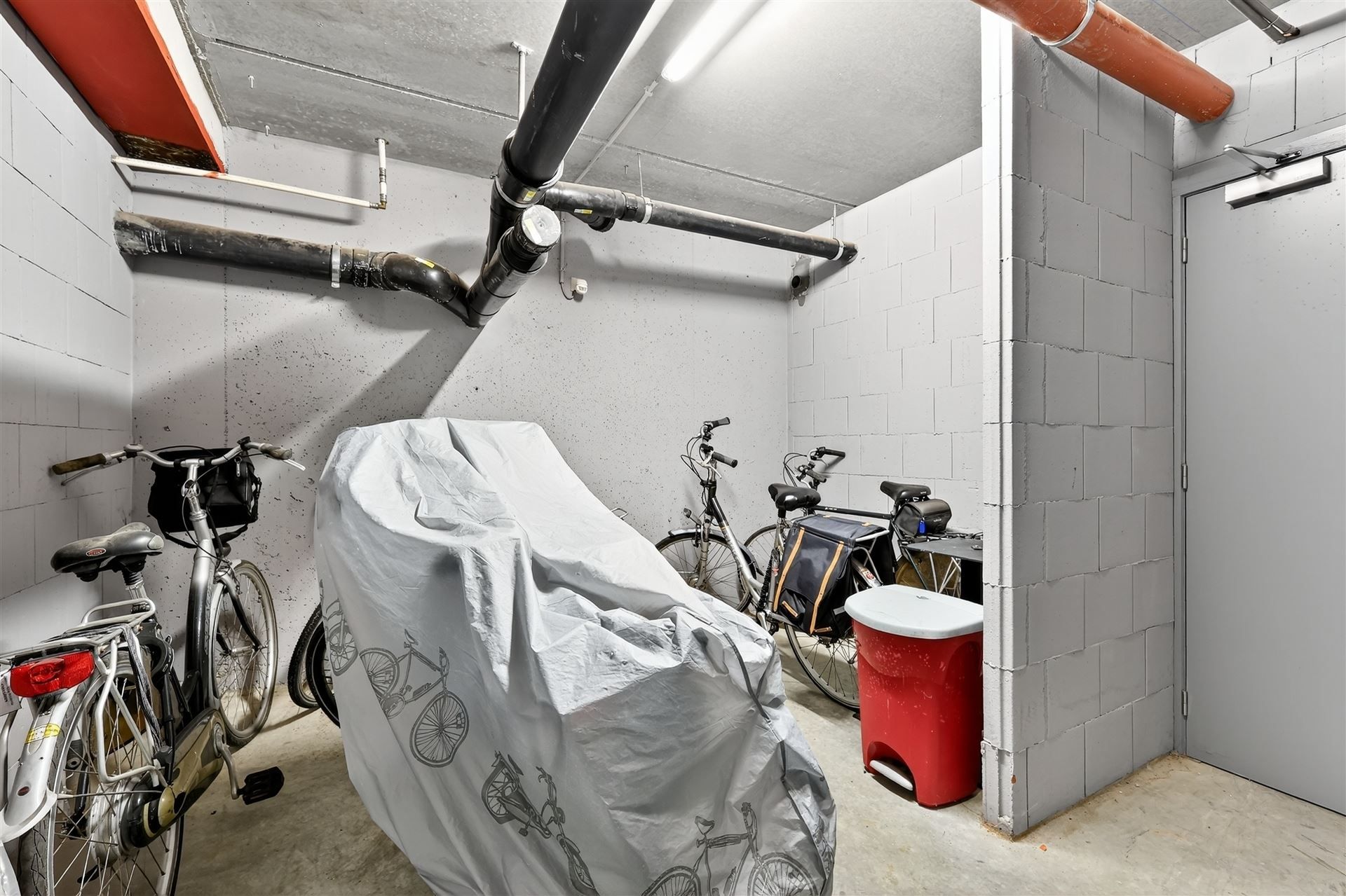 JACHTHAVEN / TERRAS / MOGL AANK GARAGE foto 30