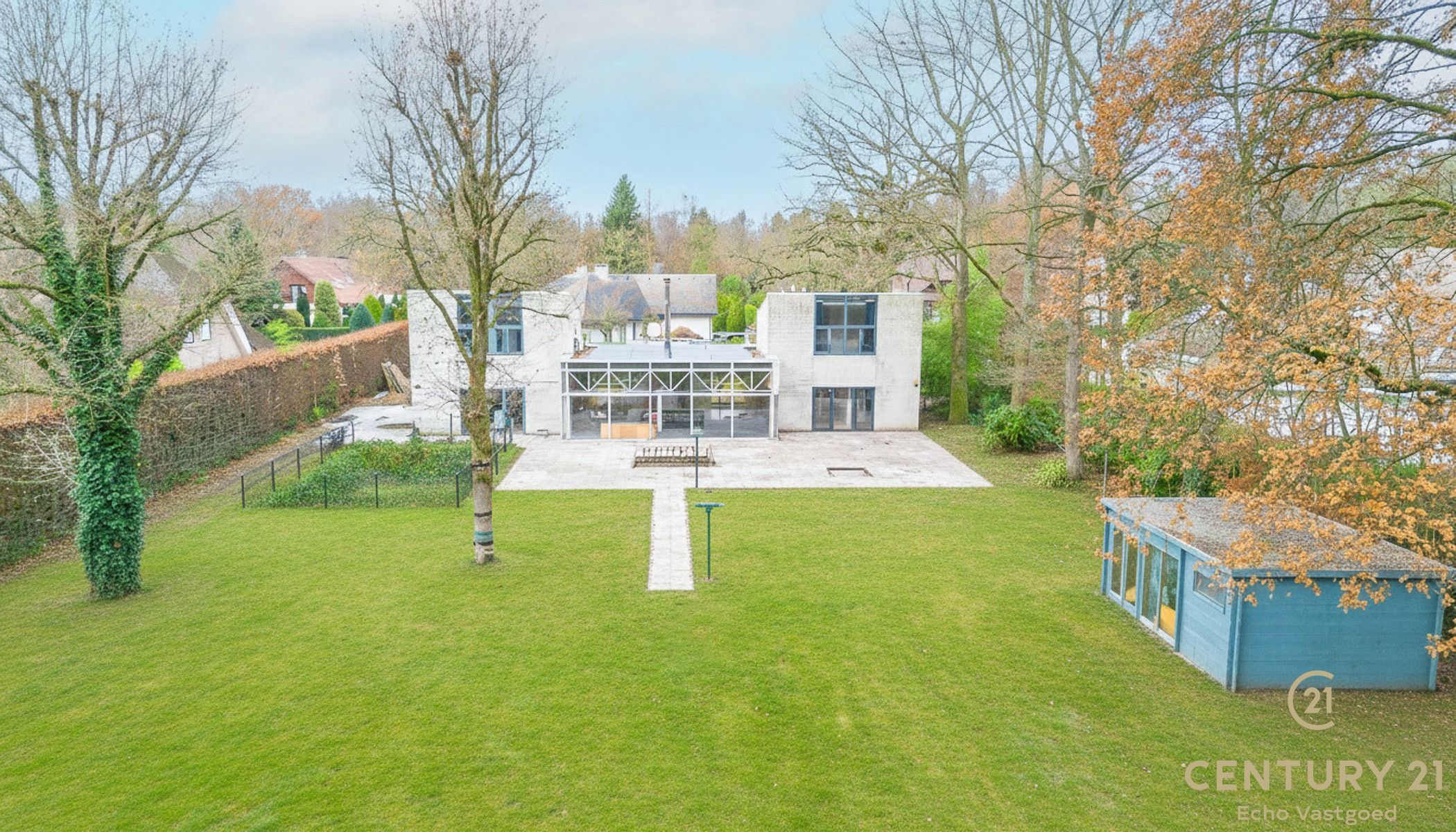 Unieke te renoveren villa in villawijk “De Lint” foto {{pictureIndex}}