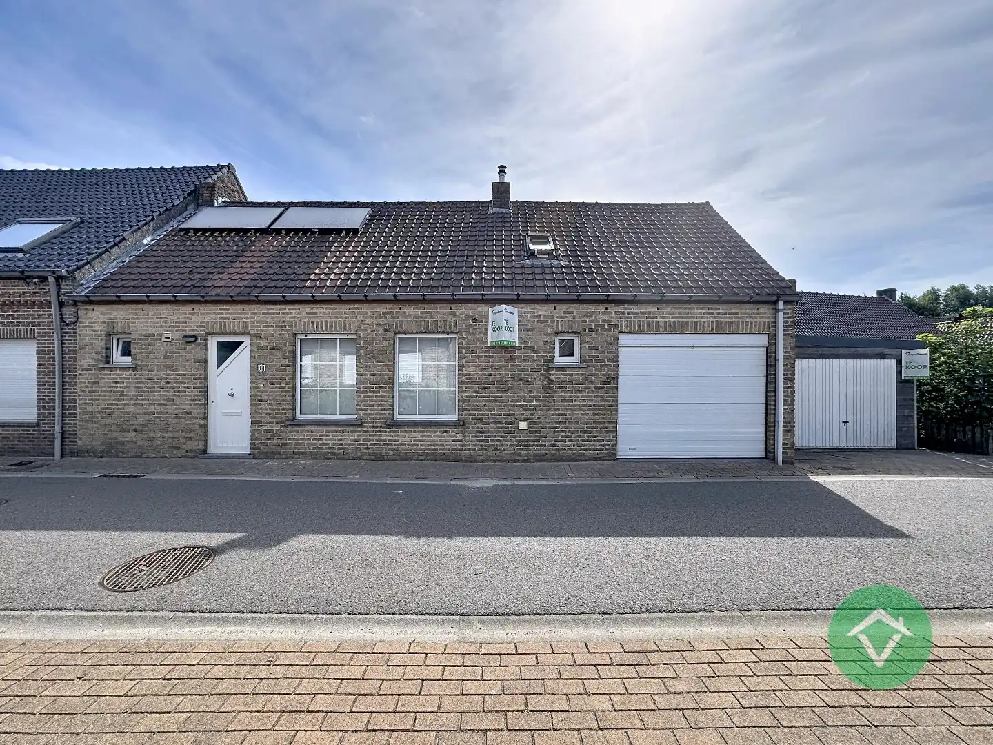 Woning met garage in centrum van Ichtegem foto 2