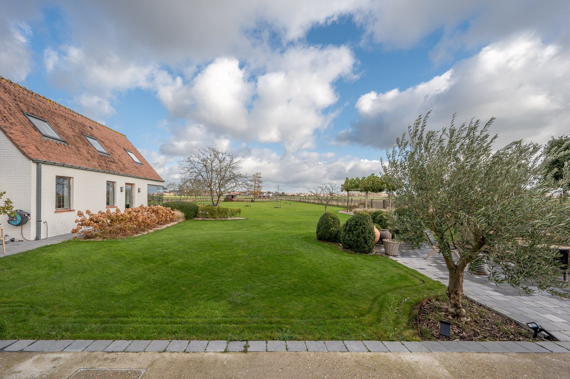 Uitzonderlijke en gerenoveerde eigendom ( 5.510 m² grond ) vlakbij het centrum van Knokke-Heist en toch genietend van een uitzonderlijk open zicht over de Knoks foto 36