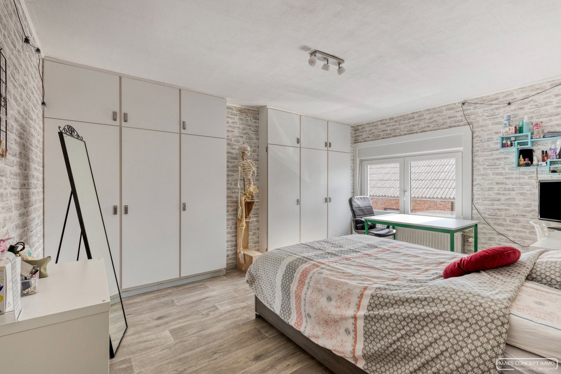 Ruime woning te koop te Waregem op strategische ligging foto 18
