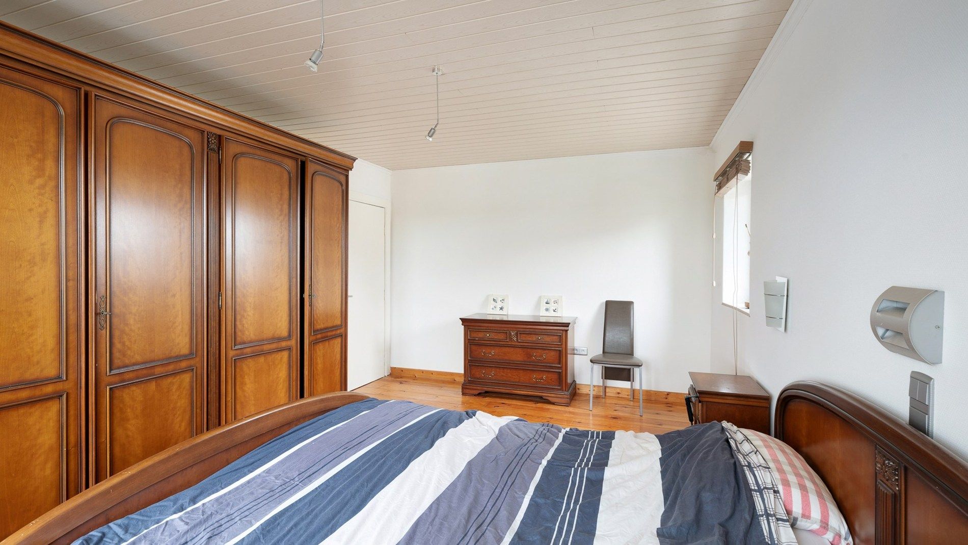 Woning met een leuke binnentuin en garage te Knokke foto 13