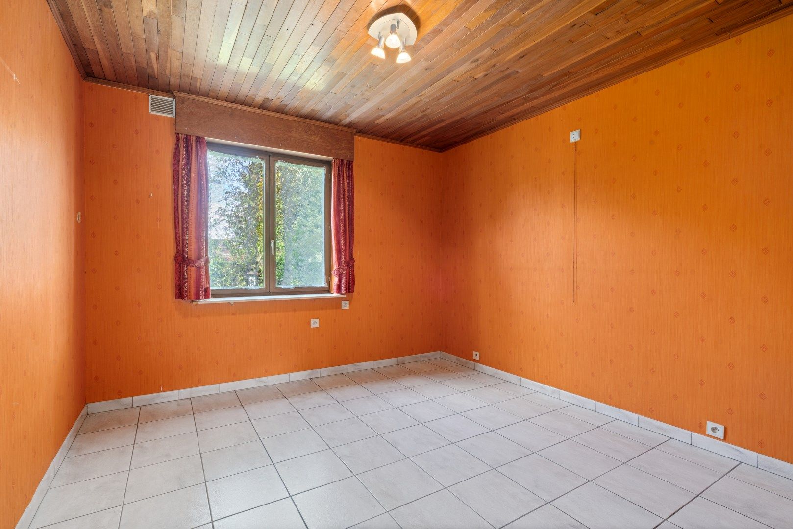 Te koop te Moerbeke – Ruime open bebouwing met 3 slaapkamers, open zolder, tuin en garage foto 12