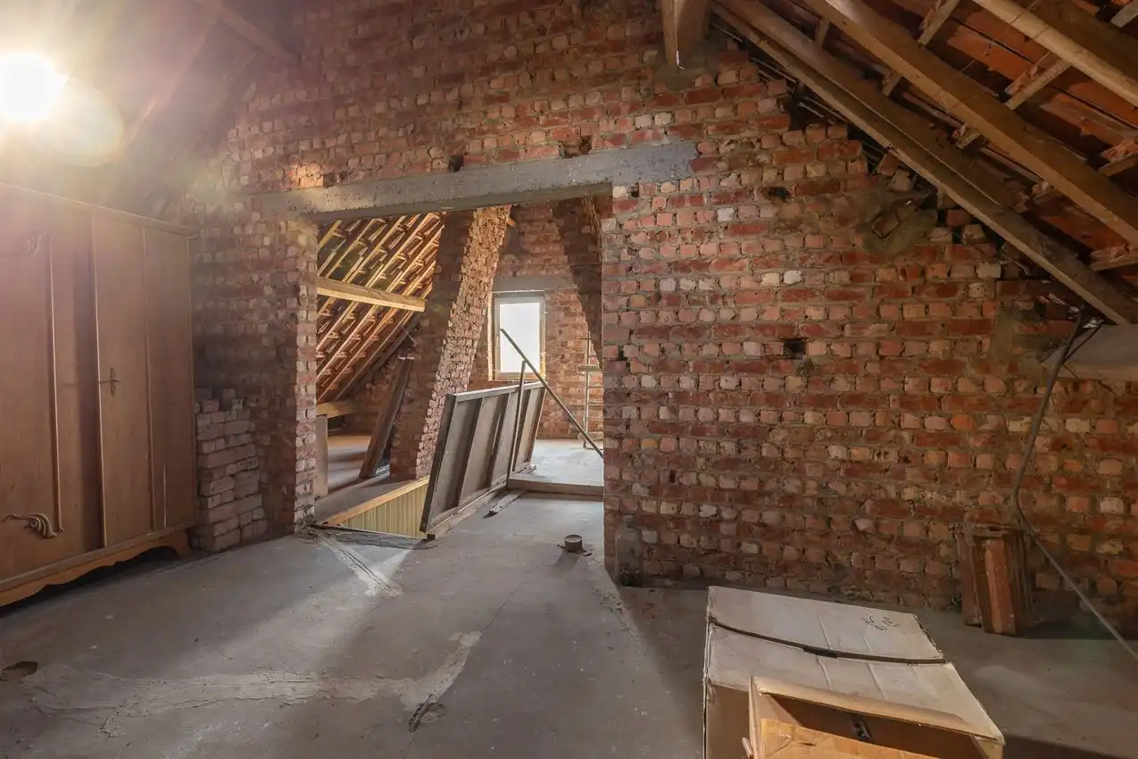 Te renoveren woning met ruimte, rust en potentieel foto 23