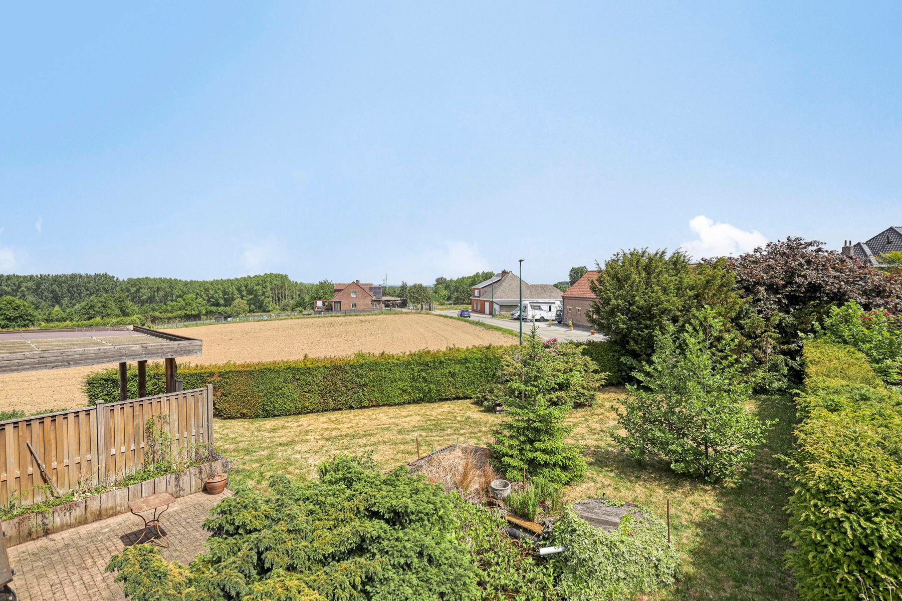 Charmante, deels te renoveren woning in landelijke omgeving foto 13