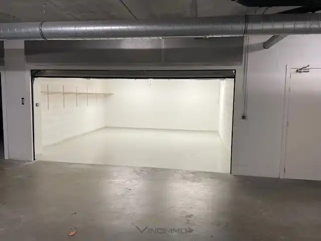 Dubbele gesloten garagebox op wandelafstand van de Zeedijk foto 2