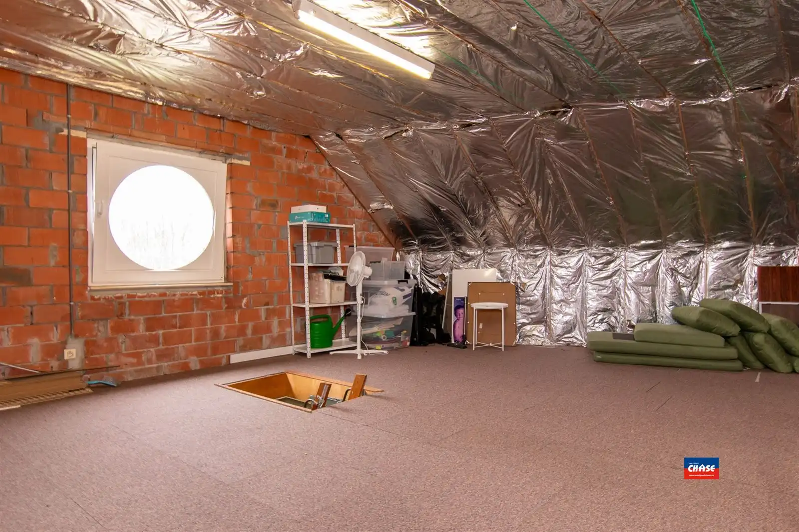 Halfopen gezinswoning met 3 slaapkamers, grote tuin én garage foto 17