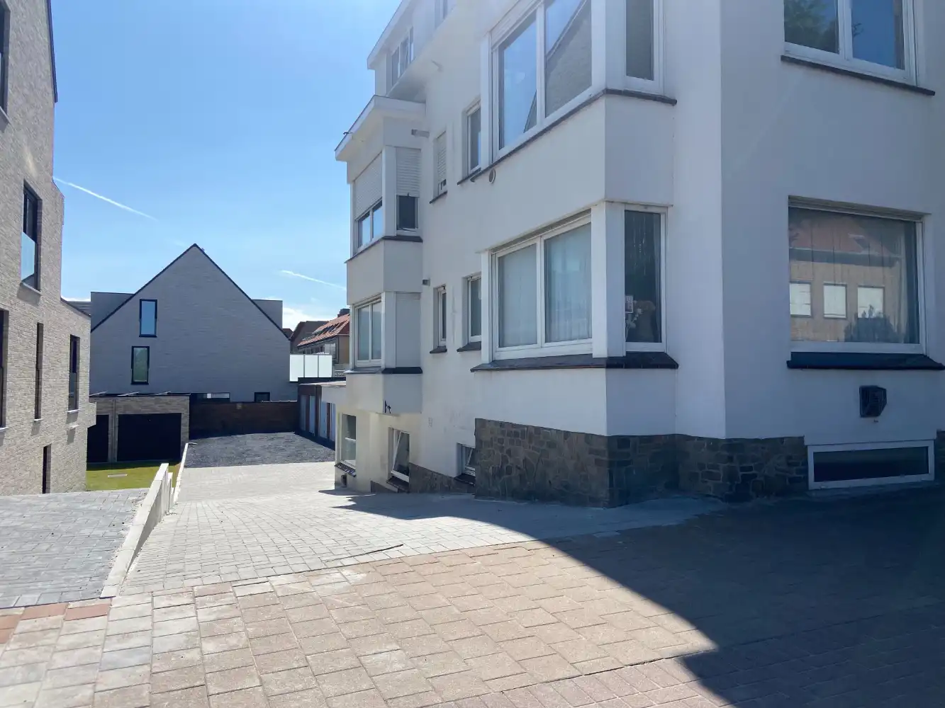 Gesloten garagebox vlakbij Zeedijk foto 2