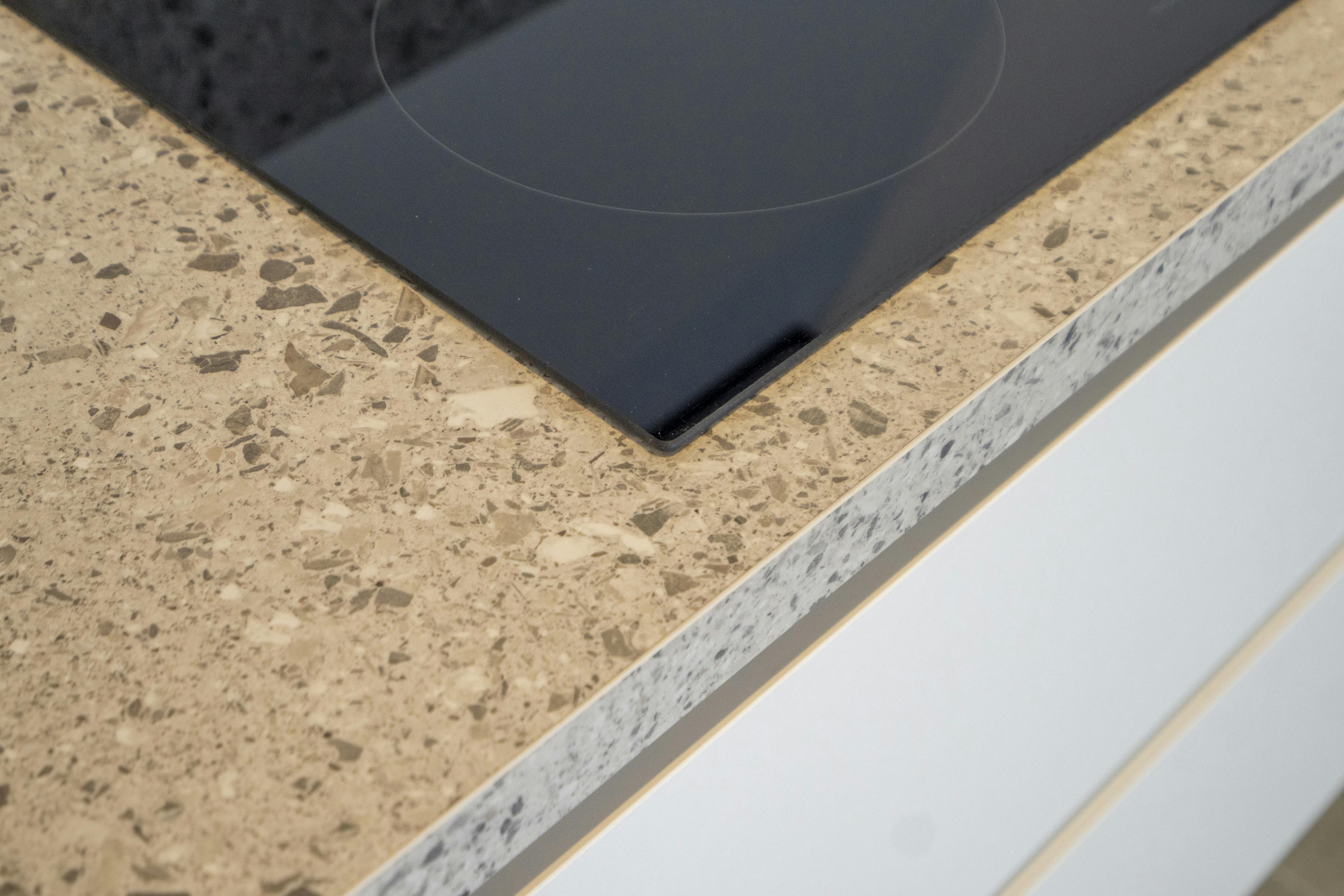 Nieuw en energiezuinig 2-slaapkamerappartement te koop te Wevelgem foto 7